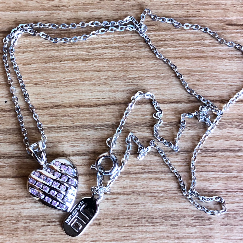 Jennifer Lopez J Lo Pink Crystal Heart Necklace 10$